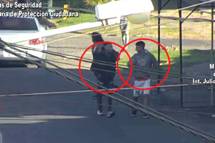 Detienen en Don Torcuato a dos ladrones que le roban la mochila a una mujer Detienen en Don Torcuato a dos ladrones que le roban la mochila a una mujer