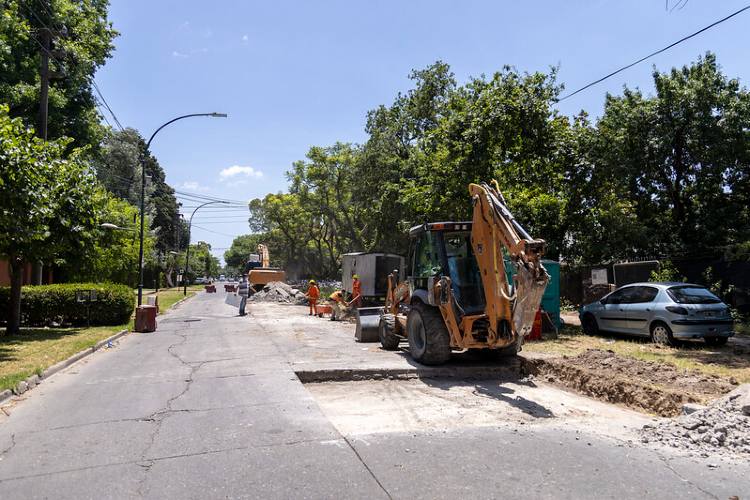 San Isidro: avanza la renovación del pavimento en Blanco Encalada.