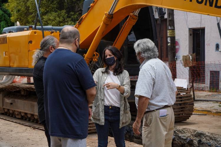 Soledad Martínez recorrió las obras hidráulicas en el barrio de Florida
