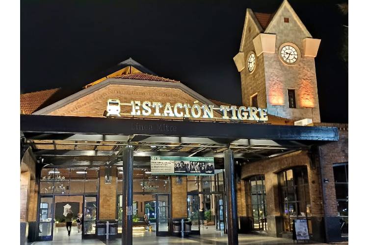 Trenes Argentinos restauró el reloj monumental de la torre de la Estación Tigre