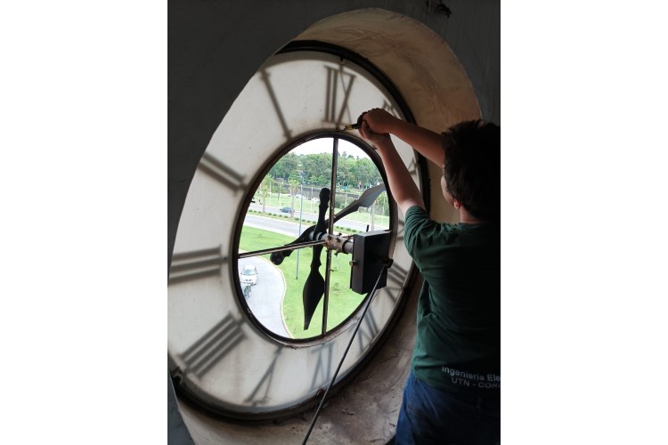 Trenes Argentinos restauró el reloj monumental de la torre de la Estación Tigre Trenes Argentinos restauró el reloj monumental de la torre de la Estación Tigre