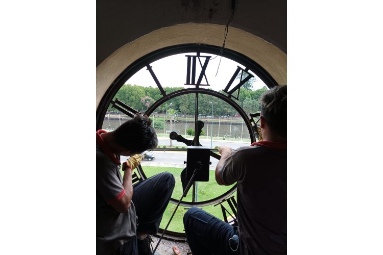 Trenes Argentinos restauró el reloj monumental de la torre de la Estación Tigre Trenes Argentinos restauró el reloj monumental de la torre de la Estación Tigre