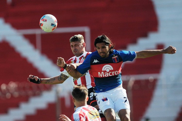 Magnin en el Triunfo de Tigre Magnin en el Triunfo de Tigre