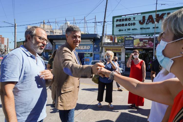 Jorge Macri se reunió con vecinos y comerciantes de Tres de Febrero