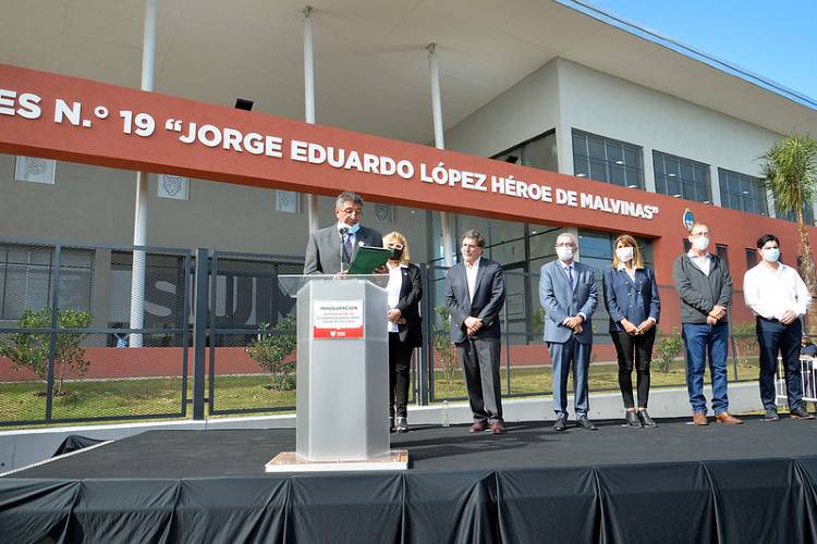 Julio Zamora inauguró el nuevo edificio de la Escuela Secundaria Nº19 en Troncos del Talar Julio Zamora inauguró el nuevo edificio de la Escuela Secundaria Nº19 en Troncos del Talar