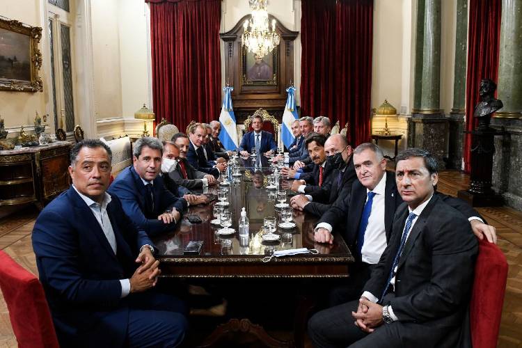 Sergio Massa recibió a los gobernadores en el marco del debate por el Acuerdo con el FMI
