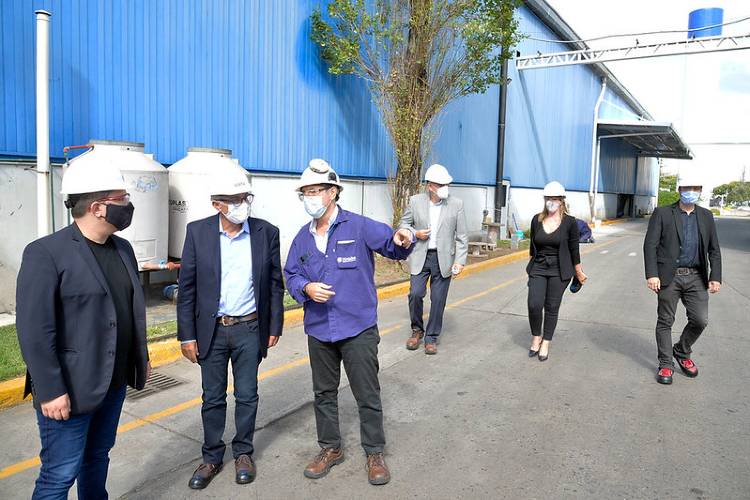 Julio Zamora visitó la empresa Metalsa en El Talar