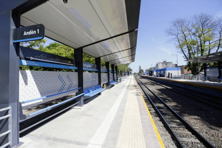 Kicillof y Alberto Fernández inauguraron la estación Tortuguitas del ferrocarril Belgrano Norte.