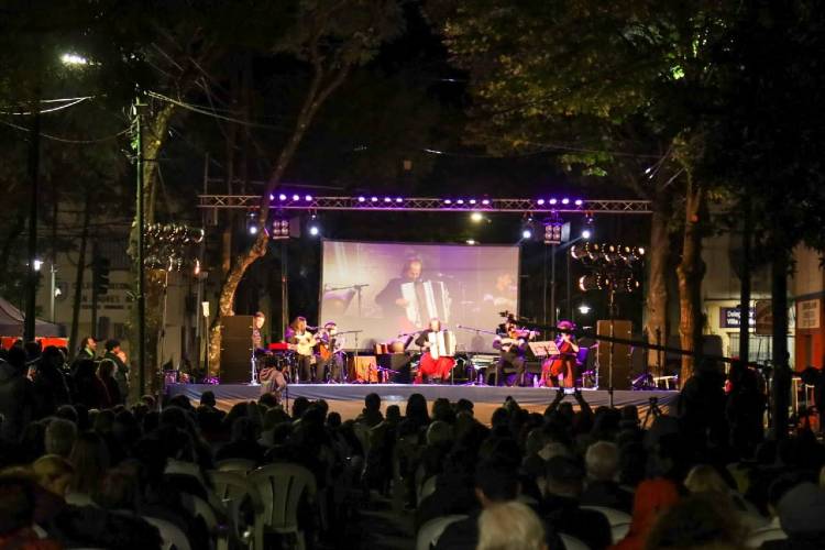 San Isidro rindió homenaje a los caídos y veteranos de Malvinas San Isidro rindió homenaje a los caídos y veteranos de Malvinas