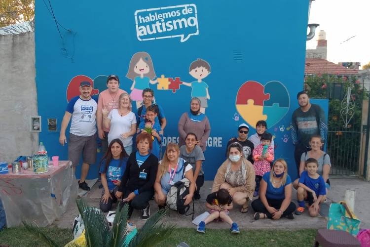 ONG de Tigre Pinta Murales para concientizar sobre el Autismo