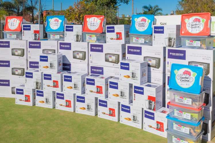 Entregaron kits de apicultura y cocina a emprendedores de San Fernando