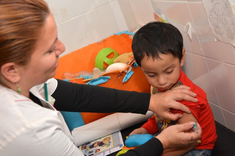 Más de 1.800 vacunatorios se preparan para campaña contra sarampión, rubeola, paperas y polio