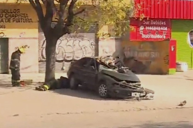Cuatro jóvenes muertos por el choque de un auto contra un árbol en Longchamps