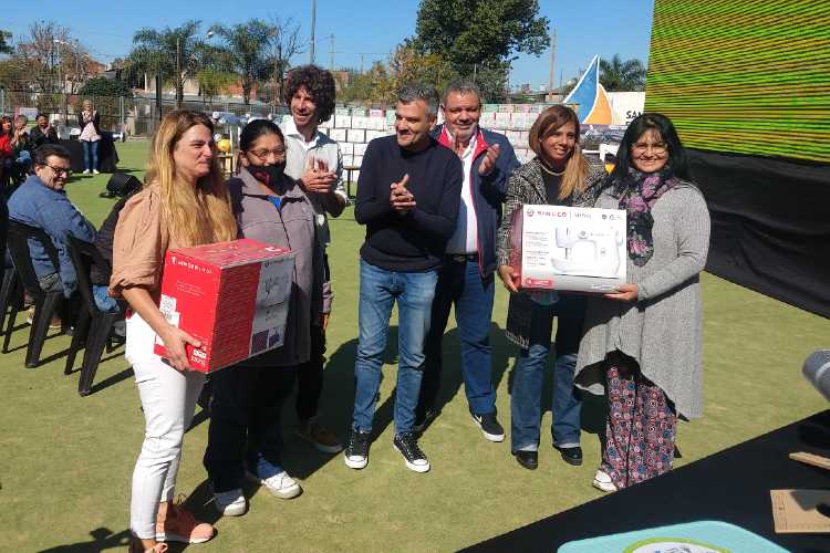 Entregan máquinas e insumos para acompañar proyectos productivos de San Fernando