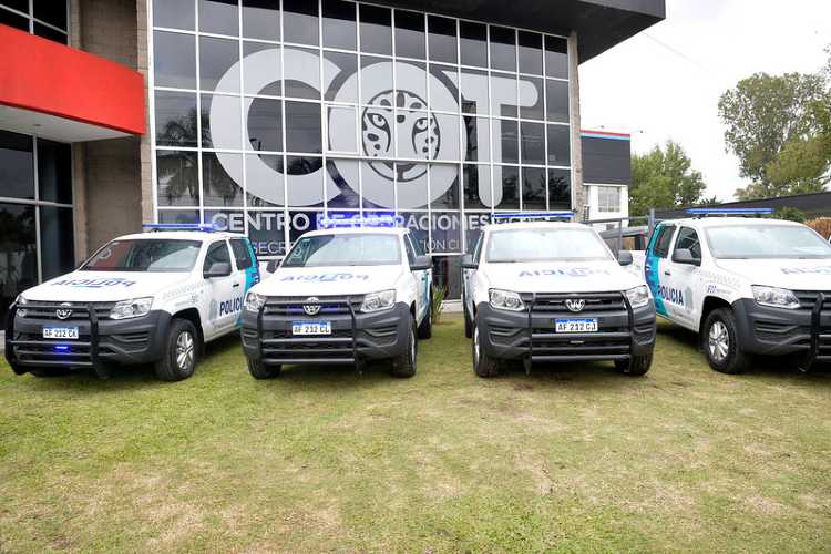 El Municipio de Tigre entregó nuevos móviles a la Policía de la Provincia para fortalecer el patrullaje en el distrito