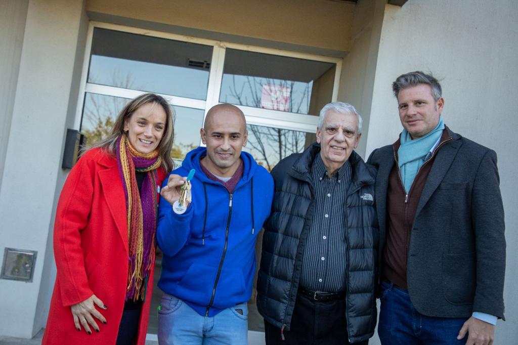Procrear II: Galmarini, Lingeri y Scatolini encabezaron una nueva entrega de viviendas en Tigre
