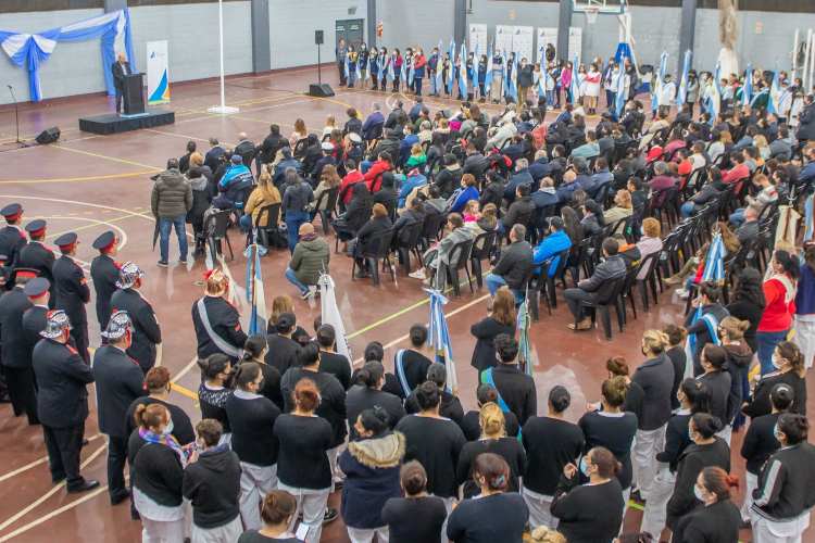 San Fernando festejó el 25 de Mayo en el Polideportivo N°1 San Fernando festejó el 25 de Mayo en el Polideportivo N°1