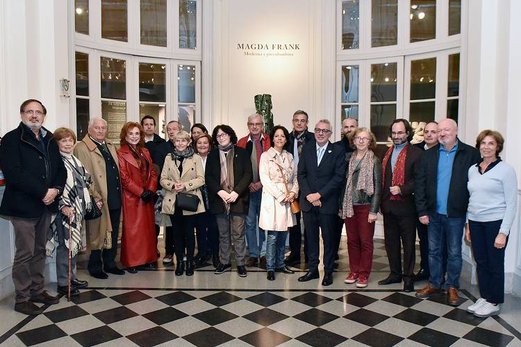 Julio Zamora recibió a embajadores franceses en América que visitaron la muestra de Magda Frank en el MAT 