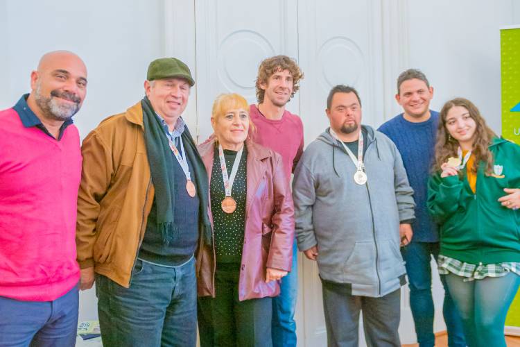 Juan Andreotti recibió a los ganadores de los Juegos Bonaerenses de Cultura 2021
