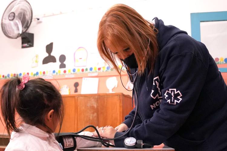 El Municipio de San Martín recorre las escuelas primarias con operativos integrales de salud