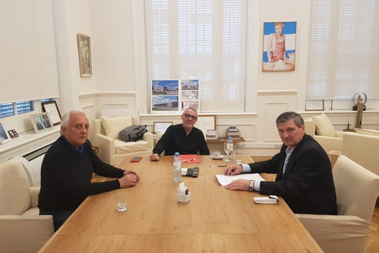 Julio Zamora firmó un convenio con el director del PRO.DE.CO, Jorge Abel Fernández Julio Zamora firmó un convenio con el director del PRO.DE.CO, Jorge Abel Fernández