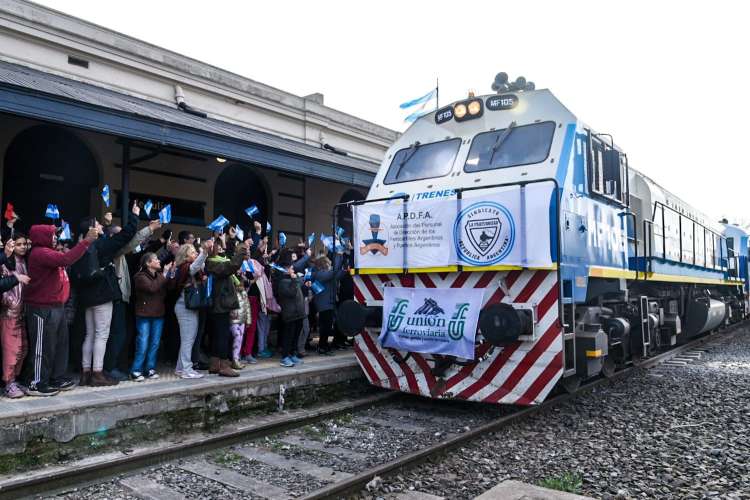 Sergio Massa: “vuelve a fluir sangre por las venas de la provincia gracias a la reactivación del sistema ferroviario” 