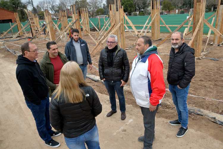 Julio Zamora supervisó la construcción de los microestadios de Benavídez y Don Torcuato Julio Zamora supervisó la construcción de los microestadios de Benavídez y Don Torcuato