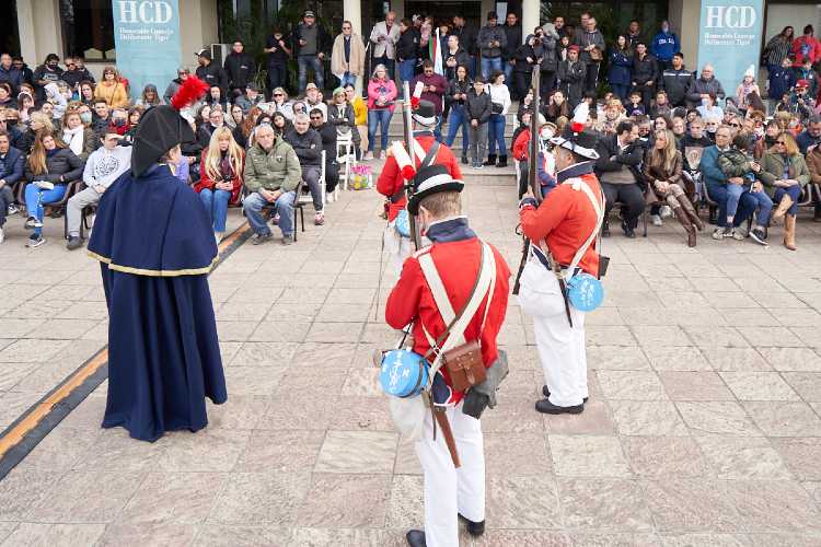Para festejar el día de Tigre se realizó una recreación de las invasiones inglesas en el HCD Para festejar el día de Tigre se realizó una recreación de las invasiones inglesas en el HCD