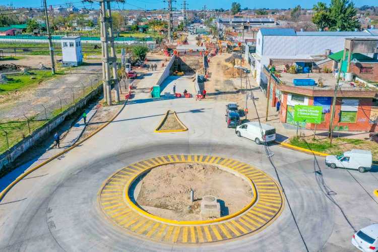 Juan Andreotti visitó la excavación del Túnel de Av. Sobremonte, que sigue avanzando Juan Andreotti visitó la excavación del Túnel de Av. Sobremonte, que sigue avanzando