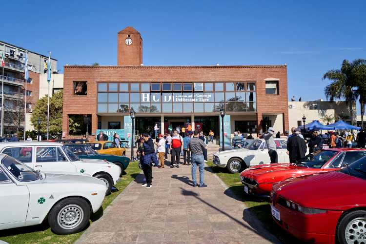 Con la exposición de más de 90 autos se realizó el “Alfa Day” en el HCD de Tigre