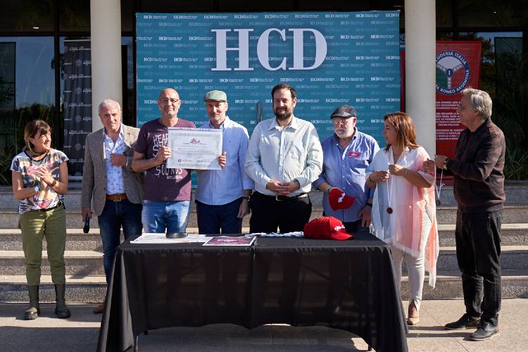 Con la exposición de más de 90 autos se realizó el “Alfa Day” en el HCD de Tigre Con la exposición de más de 90 autos se realizó el “Alfa Day” en el HCD de Tigre