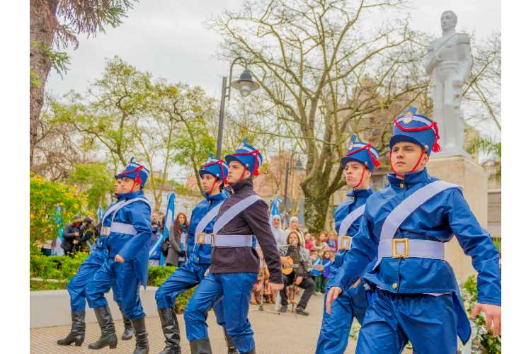San Fernando homenajeó a San Martín en un emocionante acto cívico San Fernando homenajeó a San Martín en un emocionante acto cívico