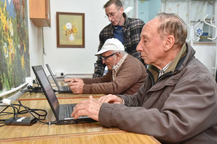 San Isidro inauguró su décimo centro de alfabetización digital para adultos mayores