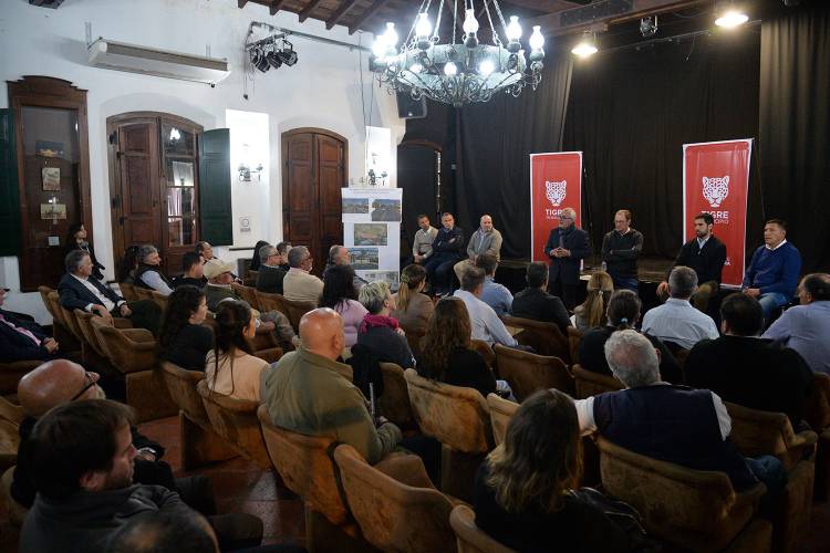 Julio Zamora, Tigre Centro Julio Zamora, Tigre Centro