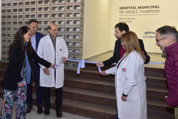 Fernando Moreira y Gabriel Katopodis inauguraron las nuevas áreas de pediatría y obstetricia en el Hospital Thompson