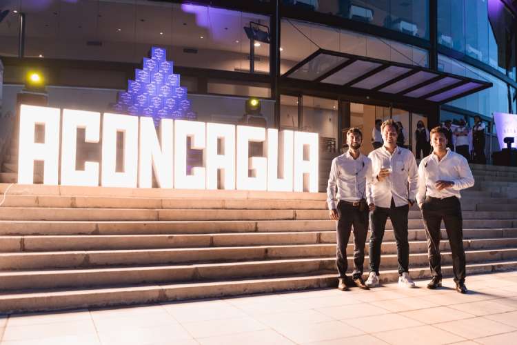 El mejor Gin Tonic, gastronomía, música y como invitado especial ECKO. El mejor Gin Tonic, gastronomía, música y como invitado especial ECKO.