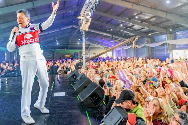 San Fernando festejó el Día del Jubilado con Palito Ortega y más de 3.500 vecinas y vecinos San Fernando festejó el Día del Jubilado con Palito Ortega y más de 3.500 vecinas y vecinos