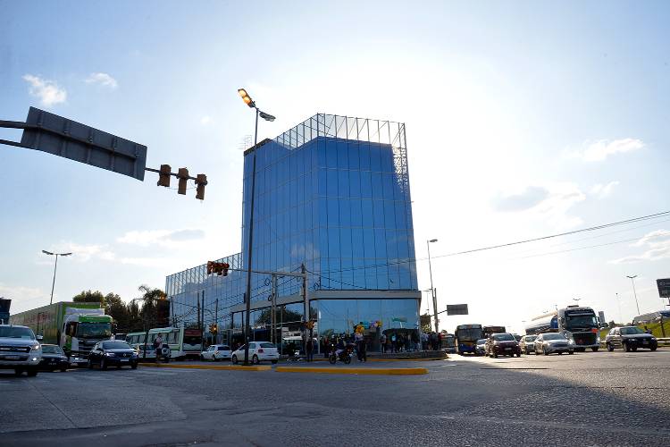 Julio Zamora destacó las inversiones en el Sanatorio Santa Clara Talar Julio Zamora destacó las inversiones en el Sanatorio Santa Clara Talar