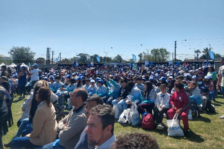 Enacom entregó más de 1500 tablets  alumnos de Tigre 