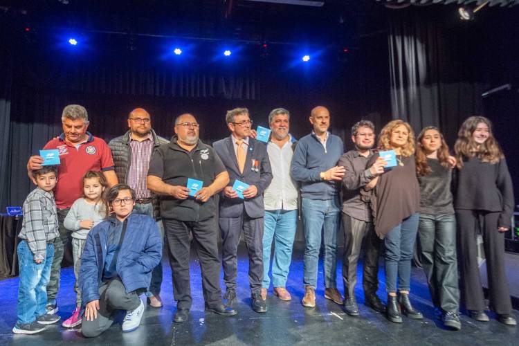 Se entregaron medallas en reconocimiento a ex Combatientes de Malvinas de San Fernando Se entregaron medallas en reconocimiento a ex Combatientes de Malvinas de San Fernando