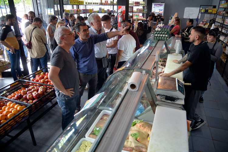 Se inauguró el almacén cooperativo “Despensa y Delicias” en Troncos del Talar