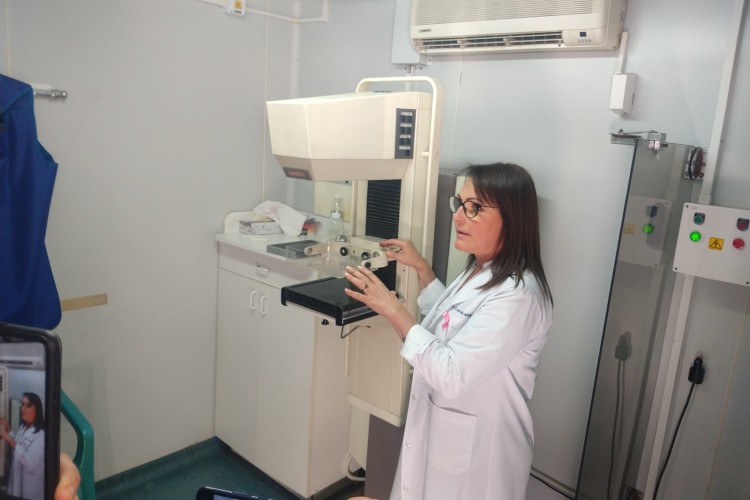 Macarena Posse, participó de Rosa SI en el mes de la concientización y lucha contra el cáncer de mama 