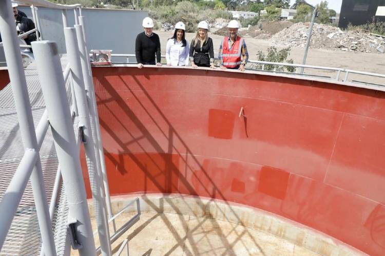 Malena Galmarini, Leonardo Nardini y Noelia Correa recorrieron las obras de la Planta d?epuradora Russo que beneficiará a 25.000 habitantes de Malvinas Argentinas