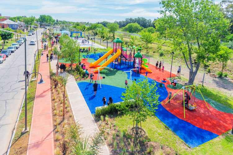 Juan Andreotti inauguró el Nuevo Parque Gilardoni del Barrio Villa Jardín