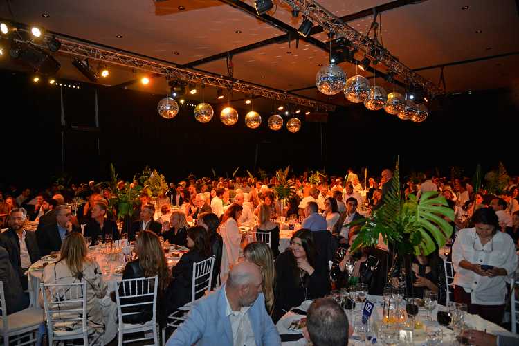 Julio Zamora acompañó la Noche Solidaria de la Fundación Nordelta Julio Zamora acompañó la Noche Solidaria de la Fundación Nordelta