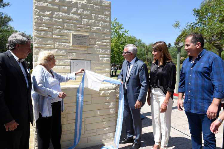 Julio Zamora acompañó a la comunidad de Don Torcuato en los festejos por su 95° aniversario Julio Zamora acompañó a la comunidad de Don Torcuato en los festejos por su 95° aniversario