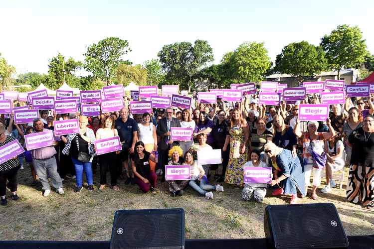 Centenares de vecinas conmemoraron en Tigr el Día Internacional de la Eliminación de la Violencia contra la Mujer
