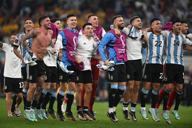 Argentina le ganó a Australia y clasifica a cuartos de final del Mundial ()