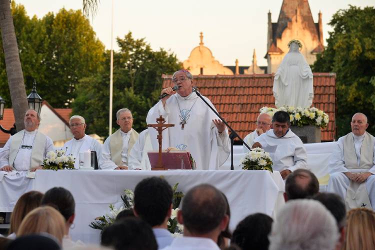 Con una convocatoria multitudinario Tigre celebró el 73° aniversario del Día de la Virgen