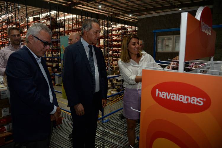 Julio Zamora y Daniel Scioli recorrieron la empresa Grupo Blanco en General Pacheco Julio Zamora y Daniel Scioli recorrieron la empresa Grupo Blanco en General Pacheco